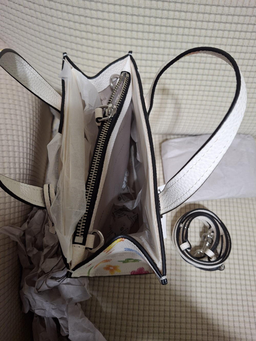 Marc Jacobs Daisy Leather Mini Grind Tote Bag. - Picture 6 of 10